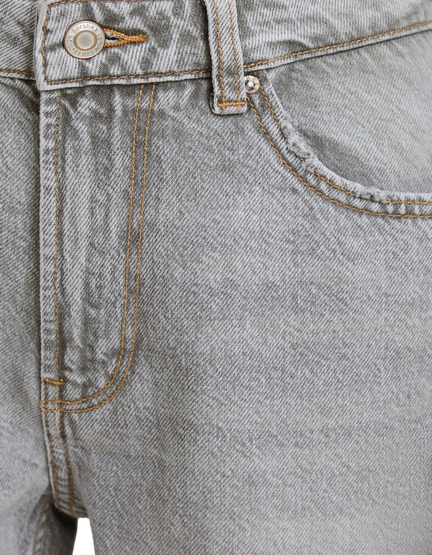 calça jeans de mãe