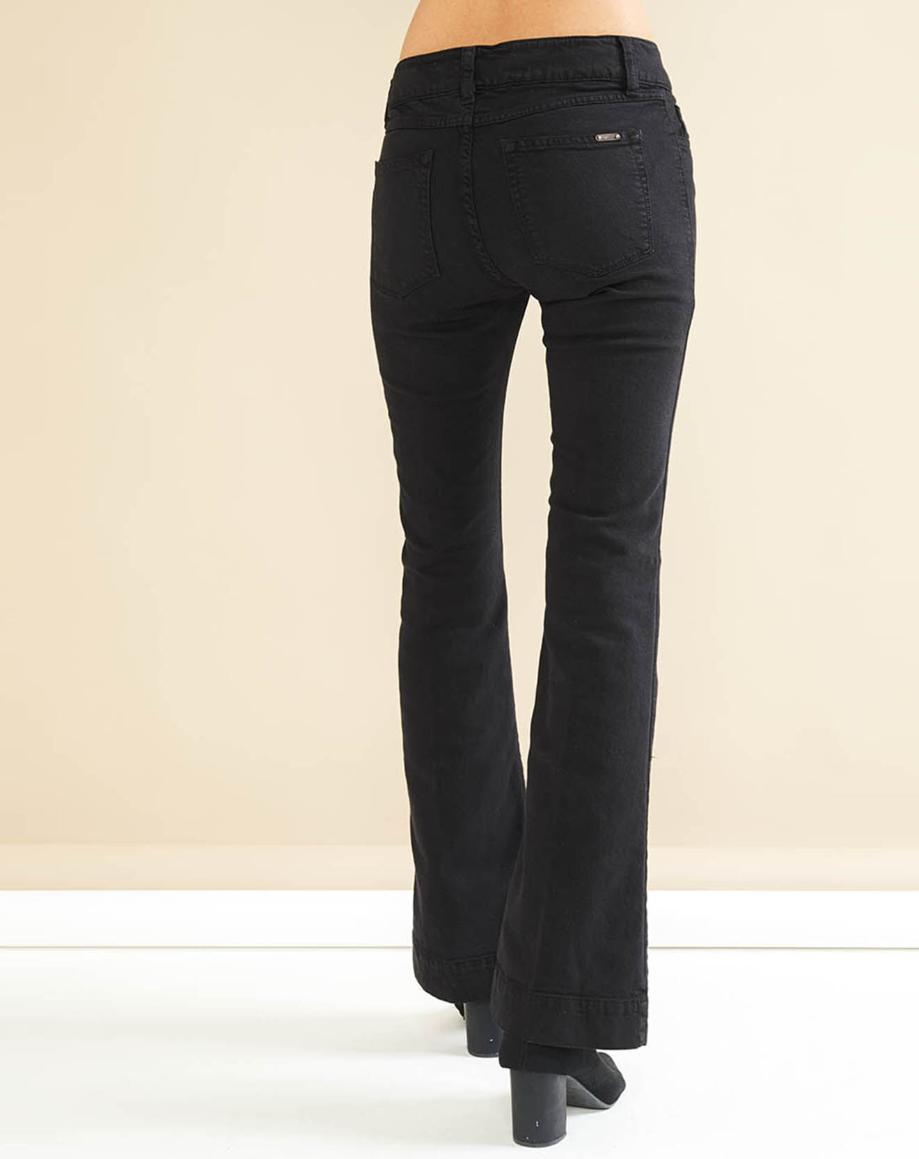Acquaverde Jean flare Adriana noir