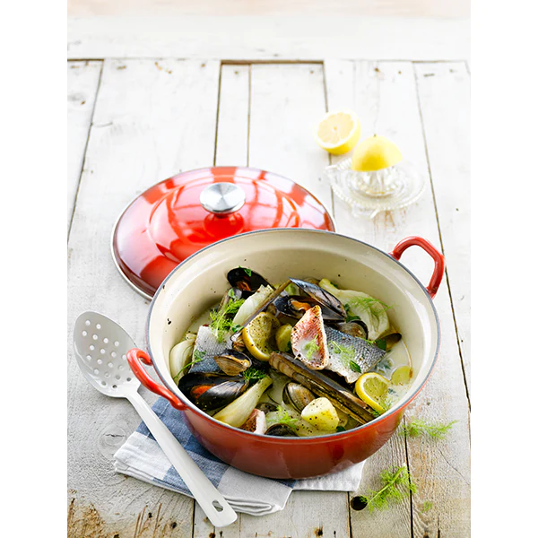 Cocotte fonte rond Plume 28 cm 3,9 L rouge Le Creuset