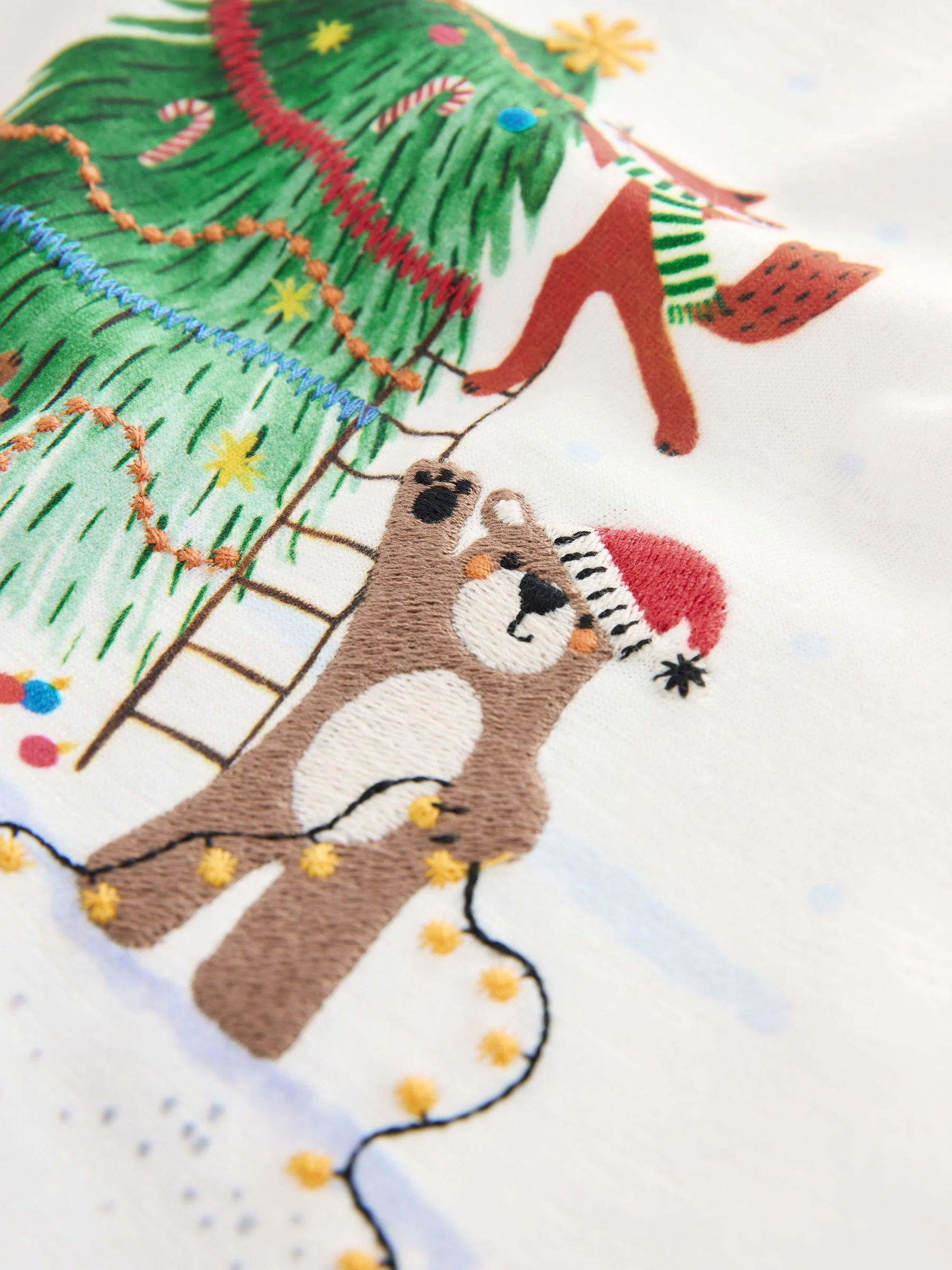 Geborduurde witte grafische print - Kerst-T-shirt met lange mouwen (3mnd -8jr)