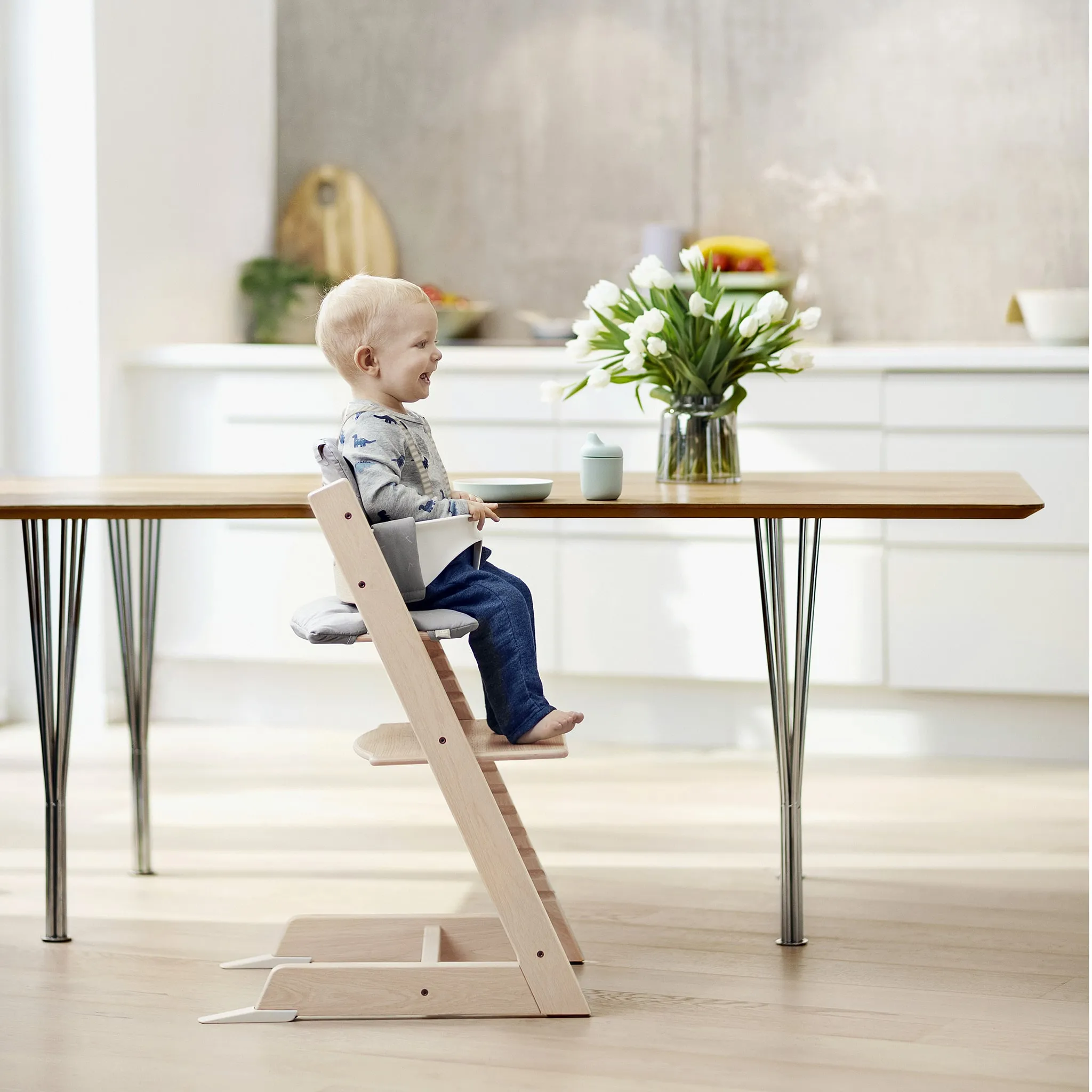 Stokke Chaise Haute Tripp Trapp® + Coussin avec Cabaret Tripp Trapp® - Whitewash