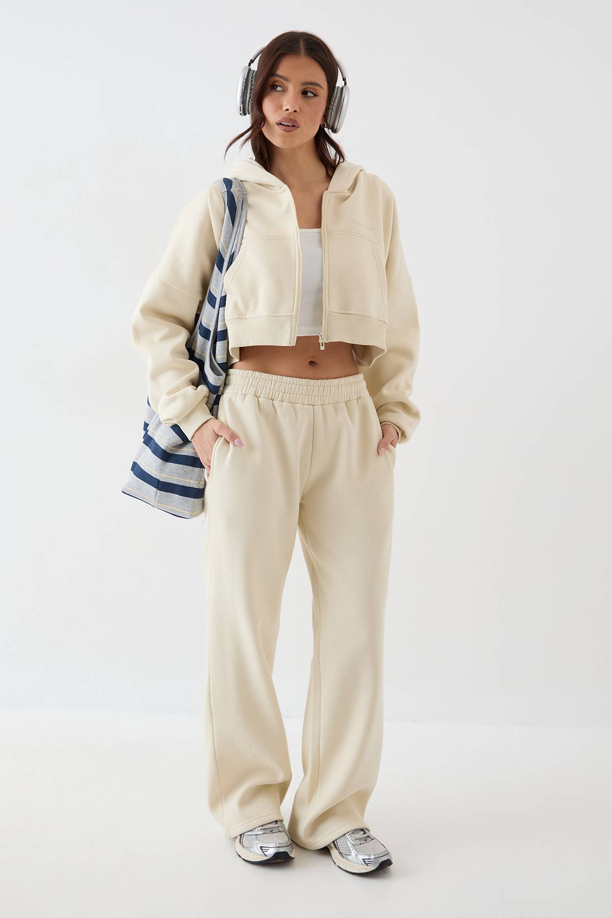 Sweat à Casynthétiqueche Zippé Court et Ample DSGN Studio
