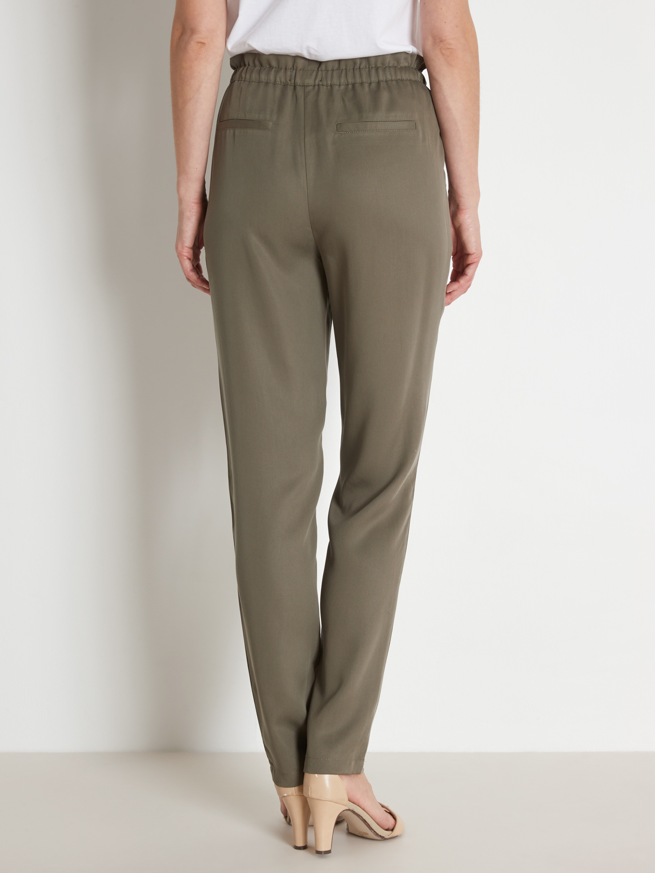 Pantalon à grandes poches en lyocell