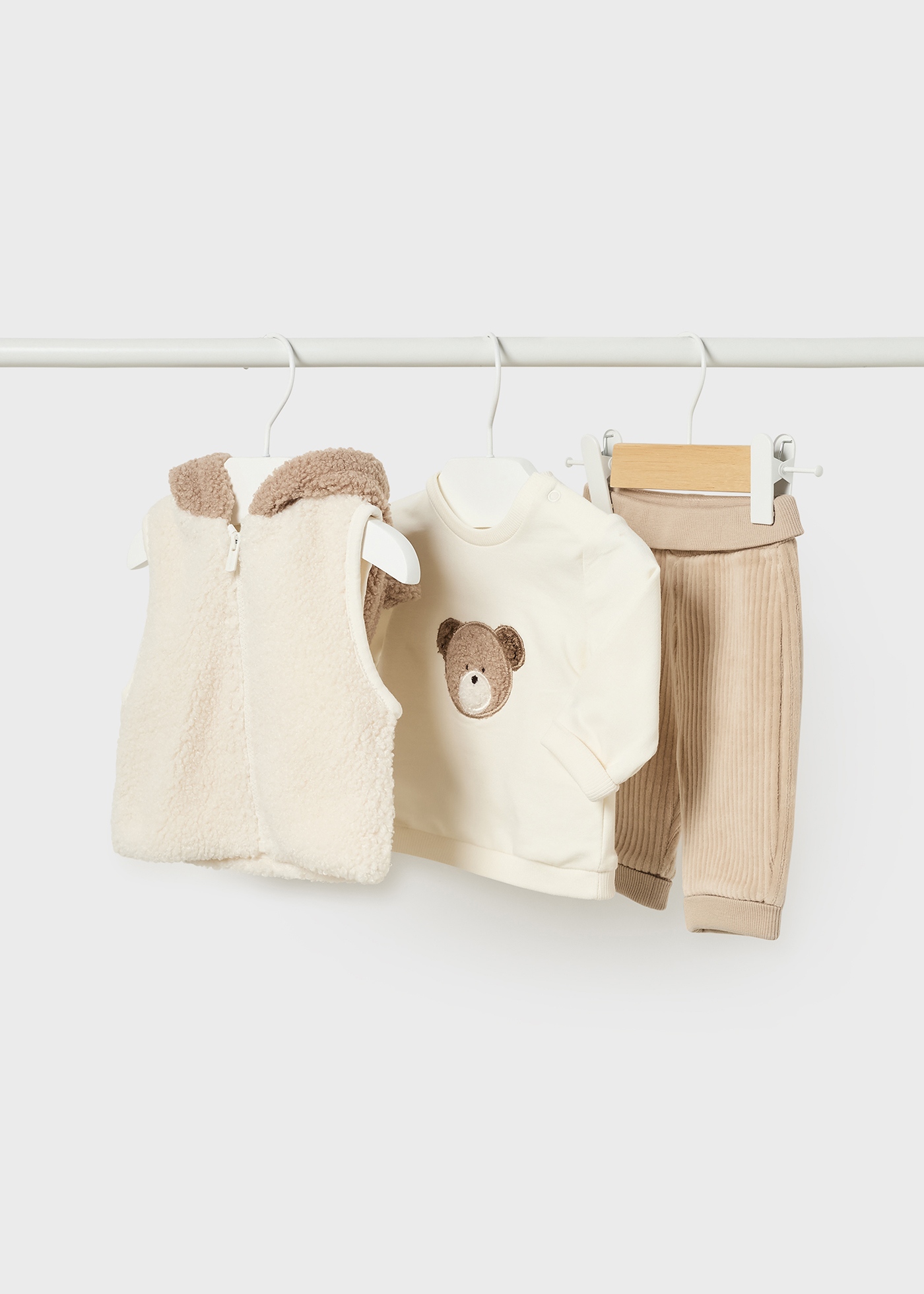 Conjunto de moletom de 3 peças Better Cotton para recém-nascidos