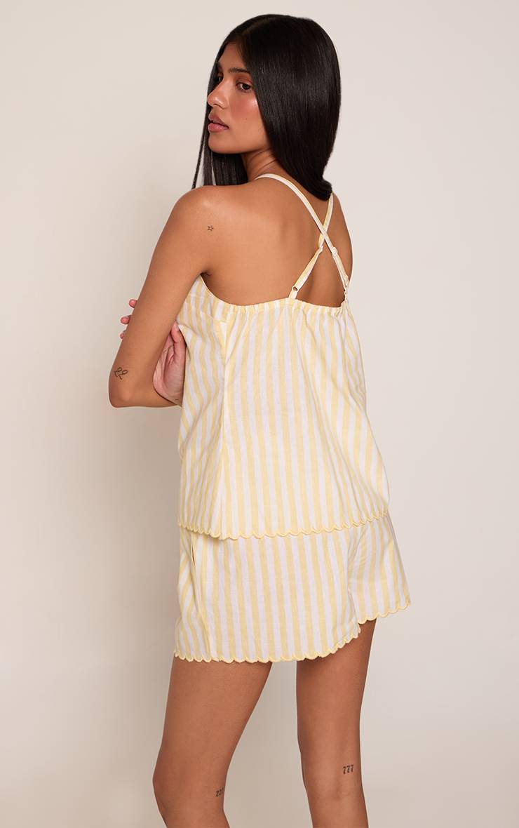 Butter Yellow Haut Caraco Et Short De Pyjama À Rayures Avec Passepoil Contrastant