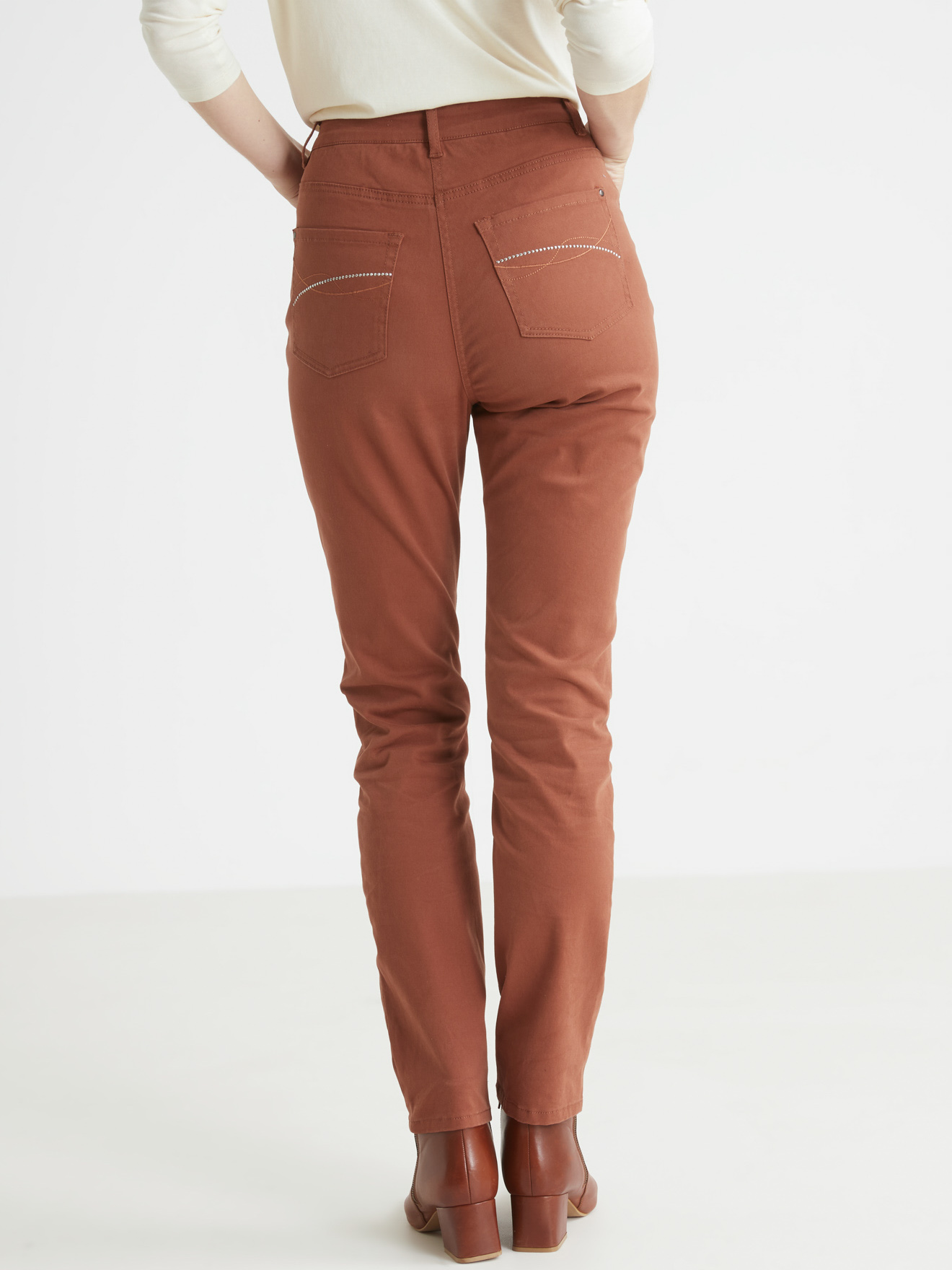 Pantalon 5 poches coupe droite