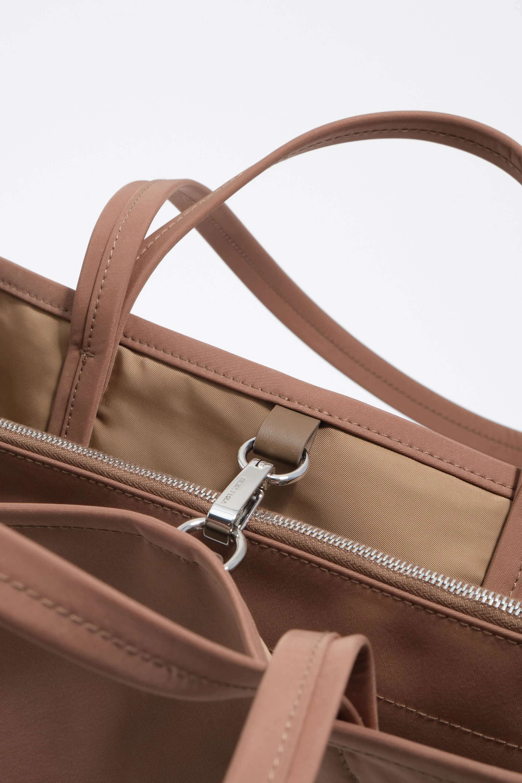 Bolsa torrão grande em gabardine Chihuahua