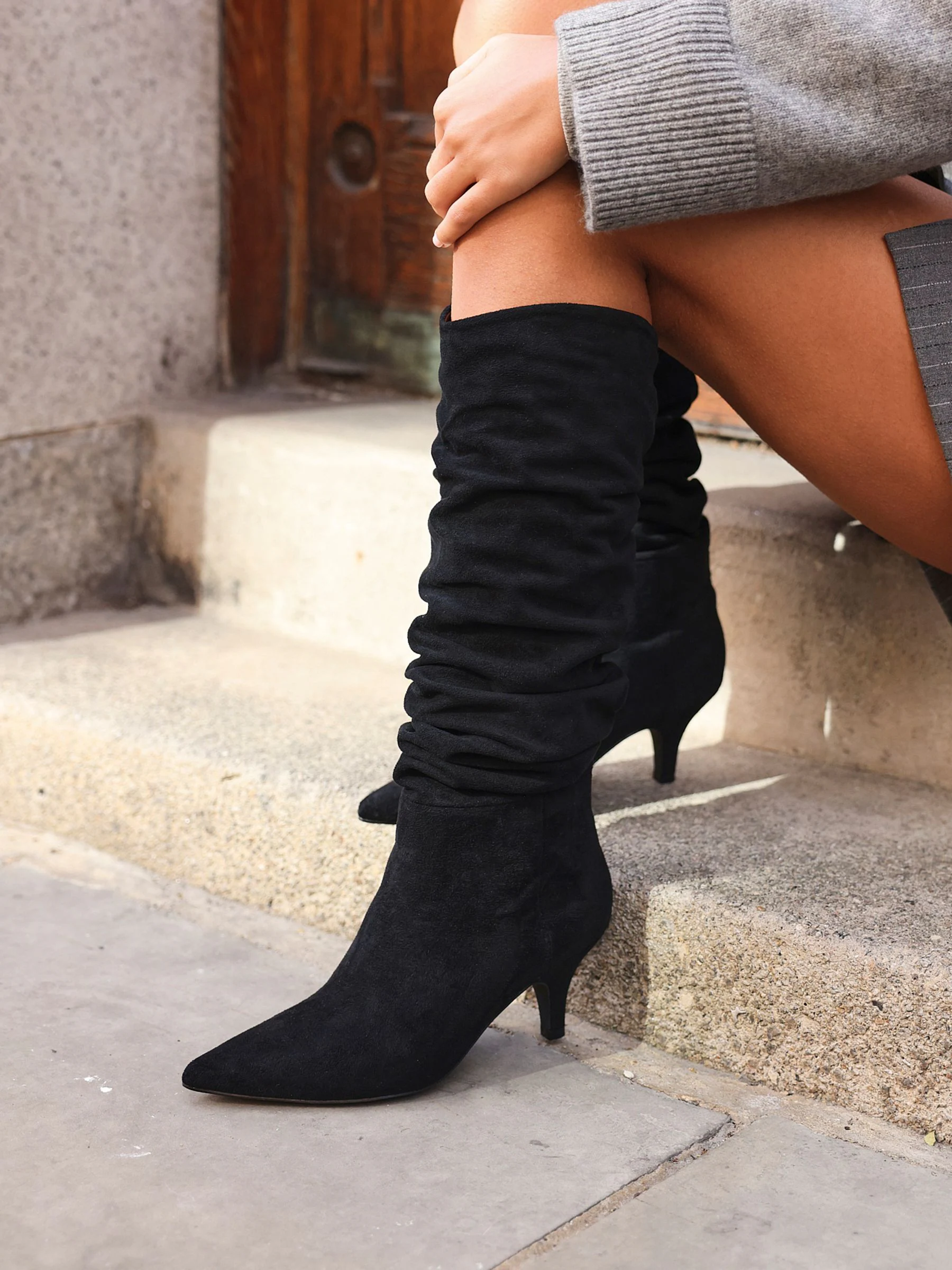 Zwart - Linzi Esteem Ruched Kitten Heel High Leg Boots