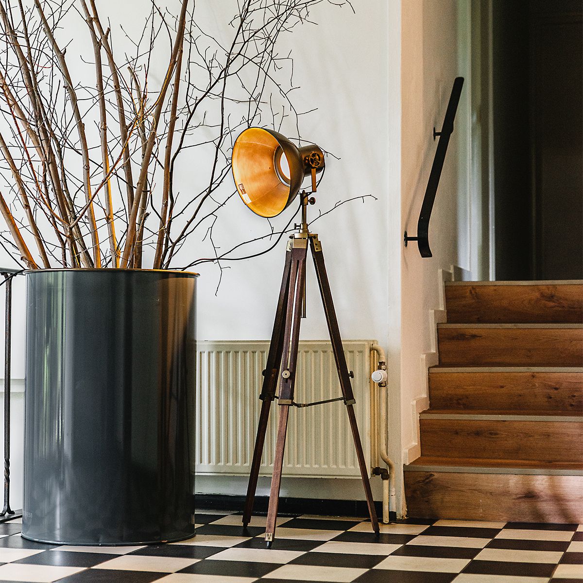 Industriële tripod vloerlamp brons met hout - Mangoes