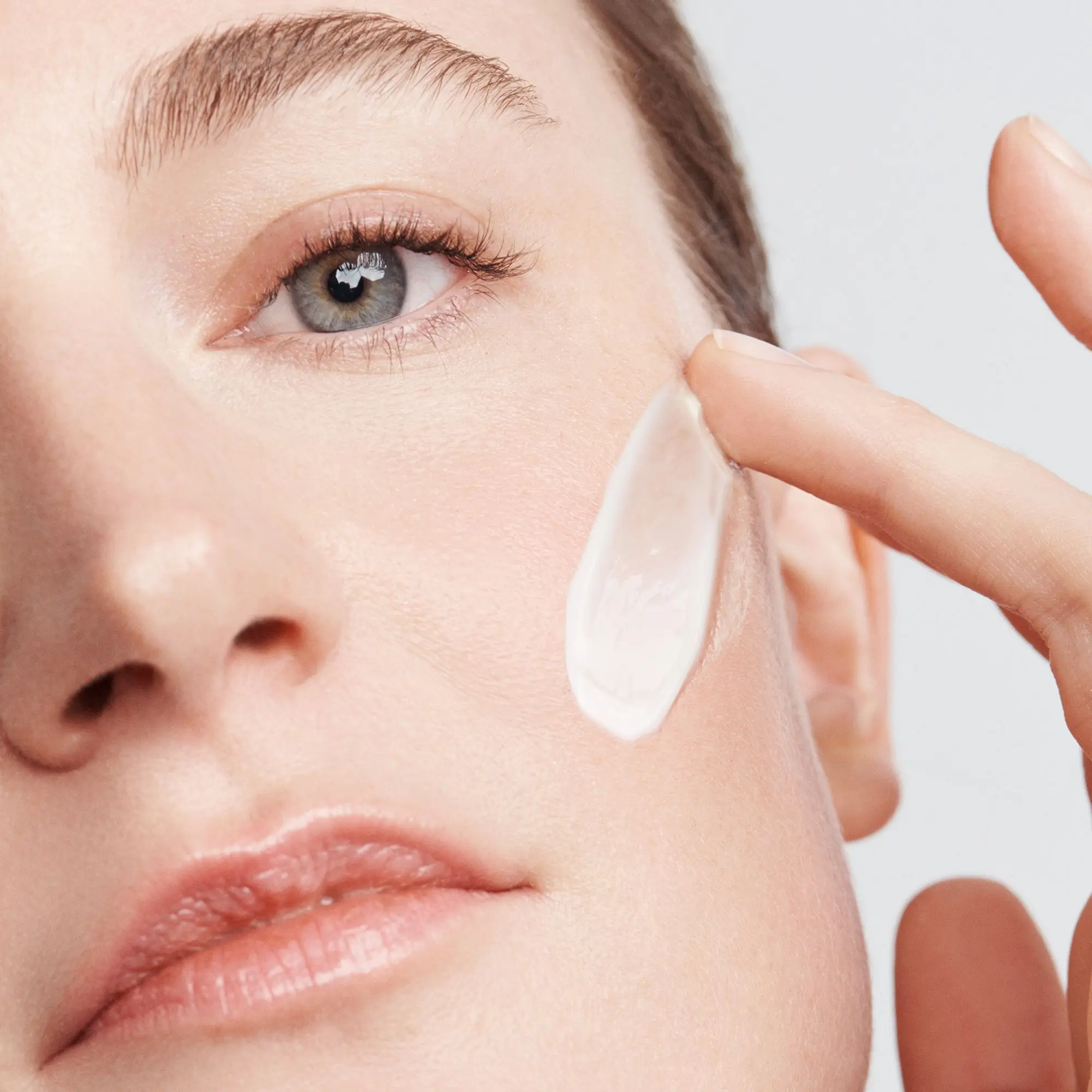 Clarins - Calm-Essentiel Emulsion Apaisante à l'extrait de sauge sclarée*- Soin de jour