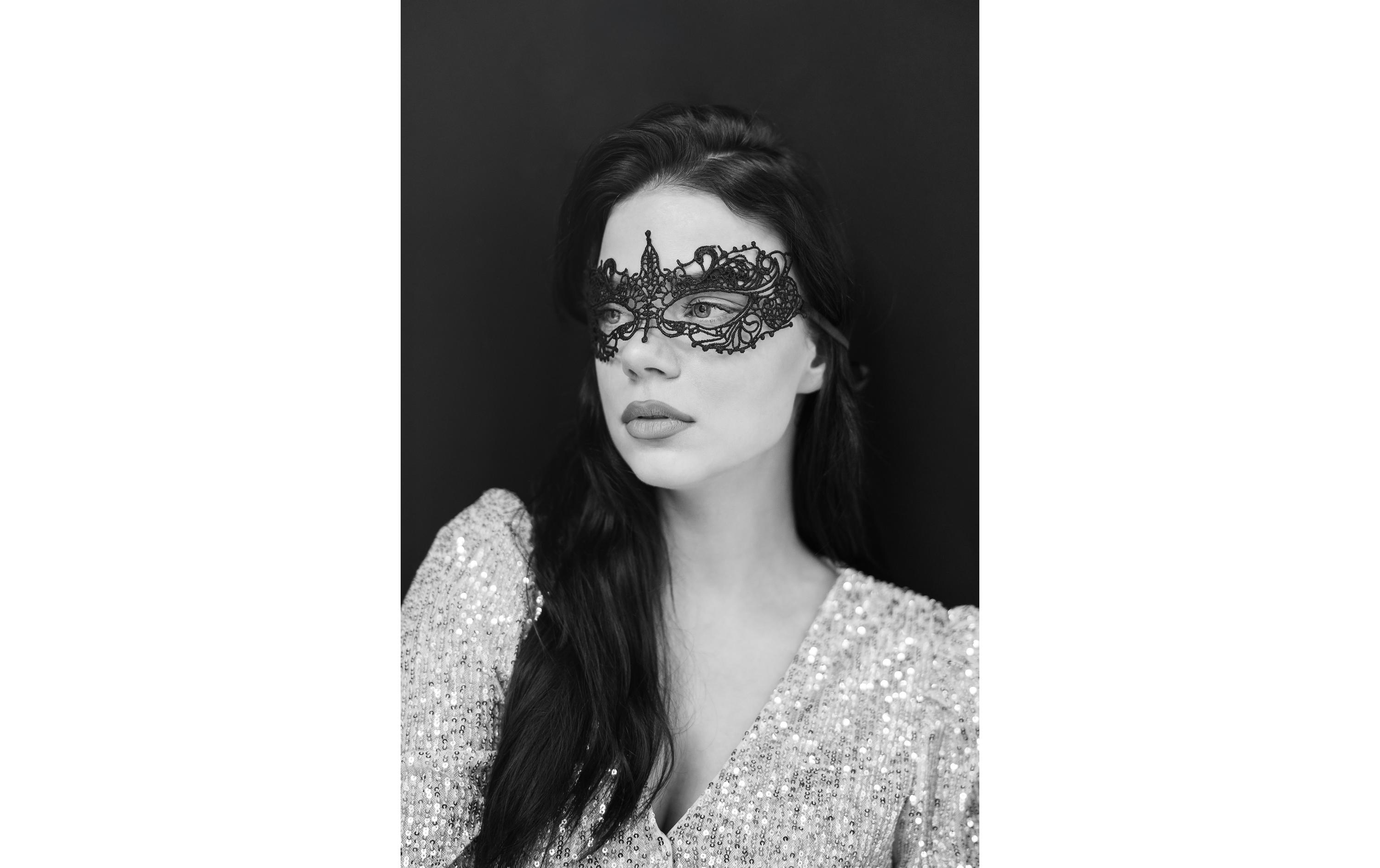 Partyaccessoire Maske aus Spitze 7.3 x 20 cm, Muster1Partymaske in Schwarz
