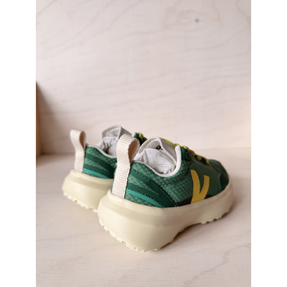 VEJA - Small Canary Light - Emeraude Mimosa Golf