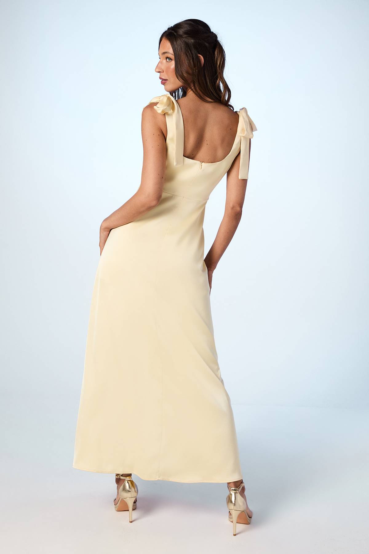 Oasis Robe De Demoiselle D'honneur Mi-longue En Satin Jaune Beurre À Bretelles Nouées