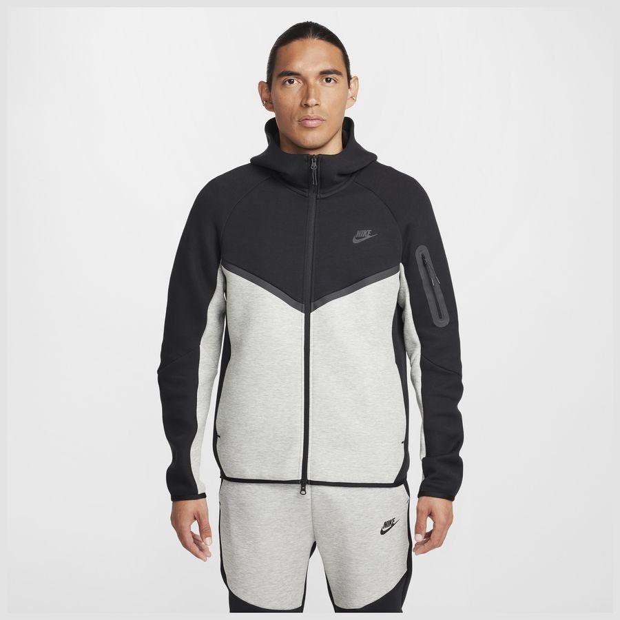Nike Tech