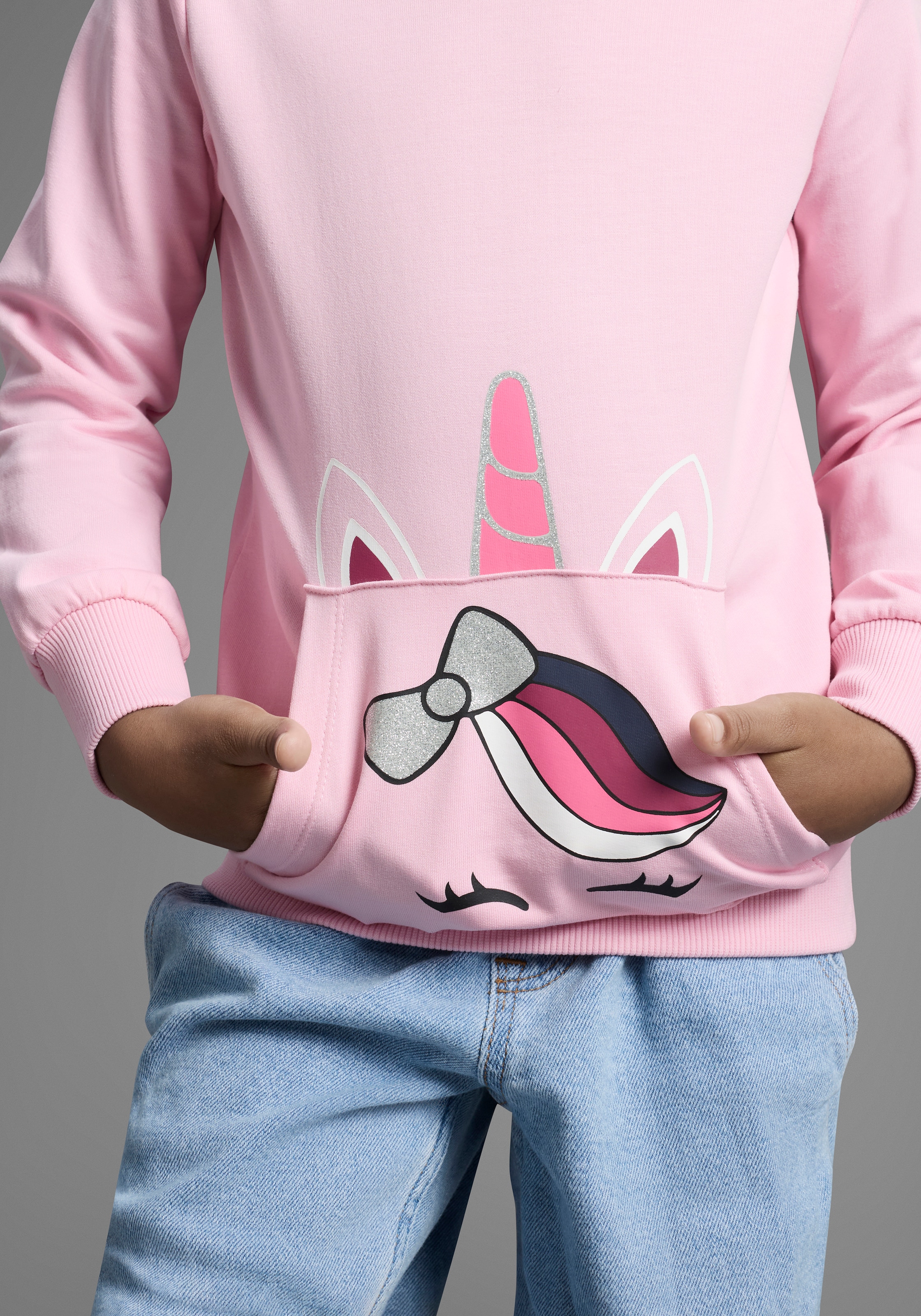 KIDSWORLD Kapuzensweatshirt », Longsweatshirt mit niedlichem Einhorn«, Langarm,  Basic-Passform,  bedruckt,  mit Kapuze,  aus Baumwolle
