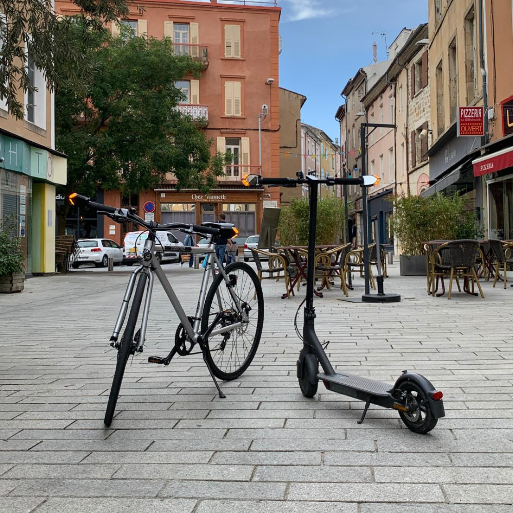 Rétroviseur Clignotant Qlïr pour Trottinette Électrique et Vélo (Paire)