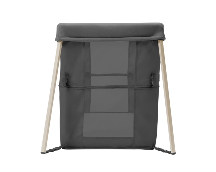 Iris Reisebett 0 - 3 Y   0 - 15 kg    Kompakt und leicht |    Besonders bequeme Matratze |    Zwei Schlafebenen |    100% recycelte Eco Care Stoffe |