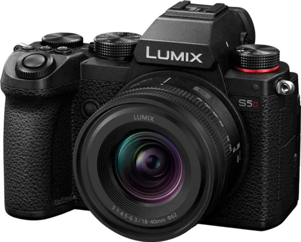 Panasonic Lumix S5   S 18-40mm / F4.5-6.3 Zoom, 24,2 MP, 6000 x 4000 pixel, CMOS, 4K Ultra HD, 350 g, Sort
