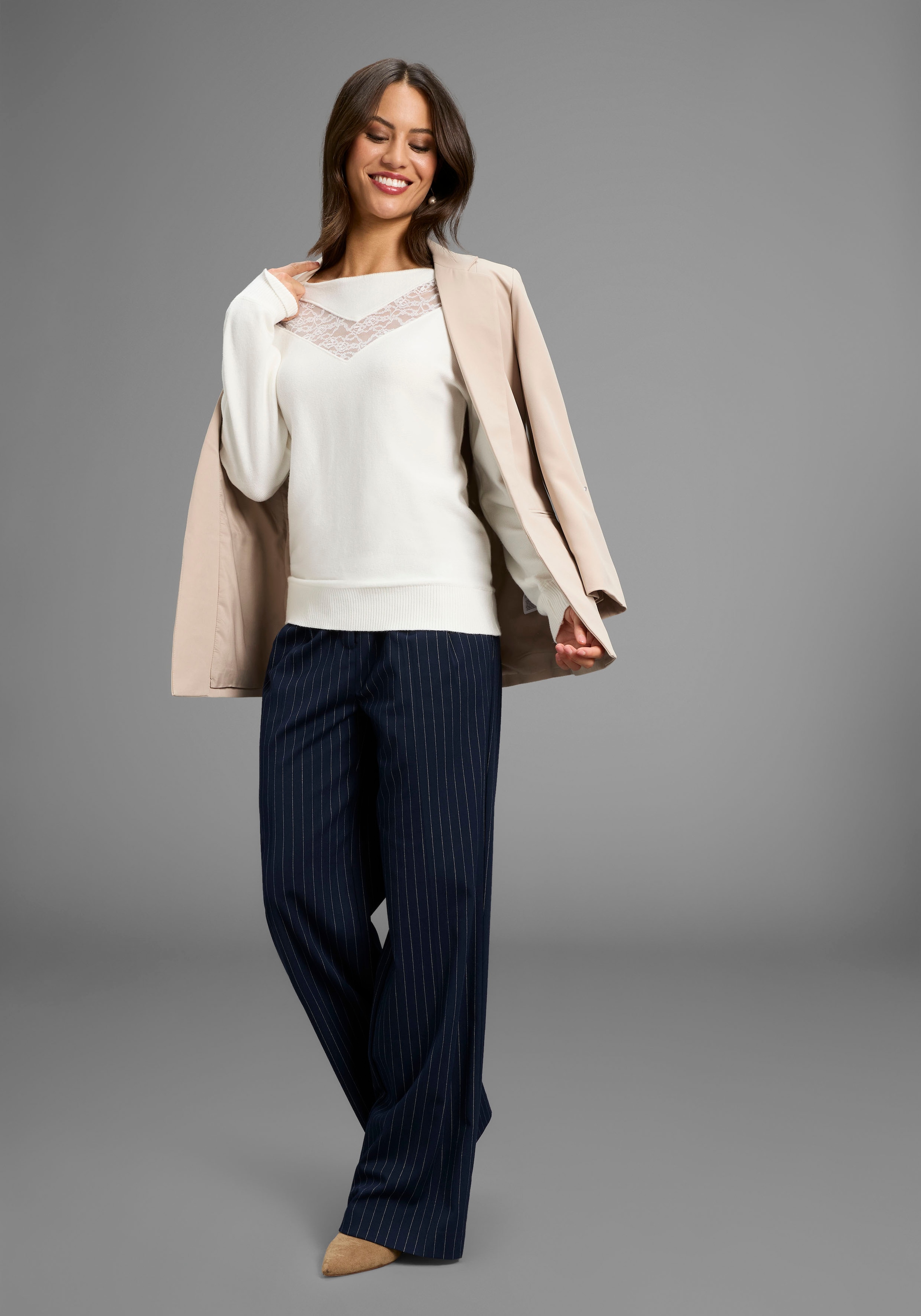 Laura Scott Strickpullover , kuscheliger Winterstrick mit femininem Spitzeneinsatz