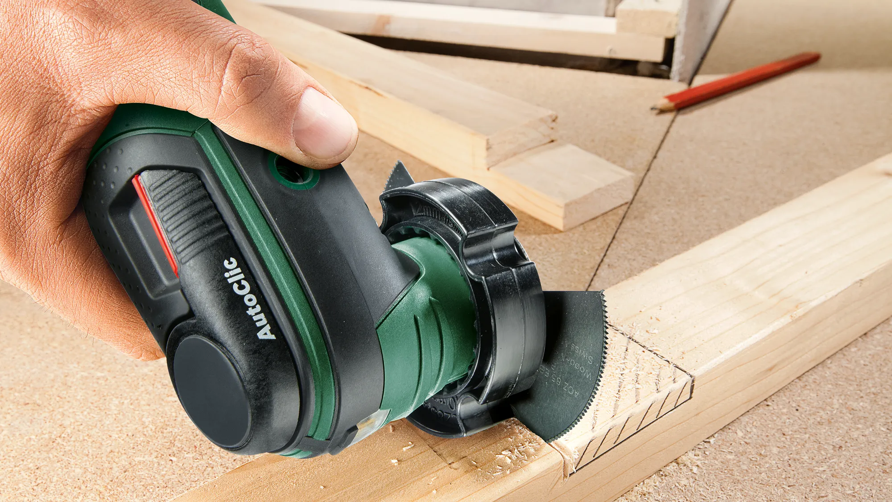 Bosch Home & Garden  UniversalMulti 12    Vielseitiges, kabelloses Multifunktionswerkzeug