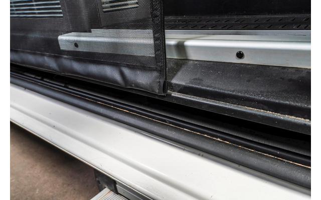 Mayr Van Schiebetürenmoskitonetz mit Magnetreißverschluss geeignet für Crafter / Grand California mit Maschenweite Fine Mesh für Beifahrerseite rechts