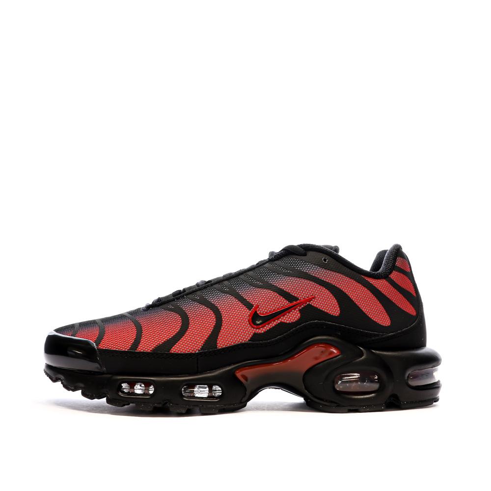 Nike Baskets Noires/Rouges Homme Nike Air Max Plus
