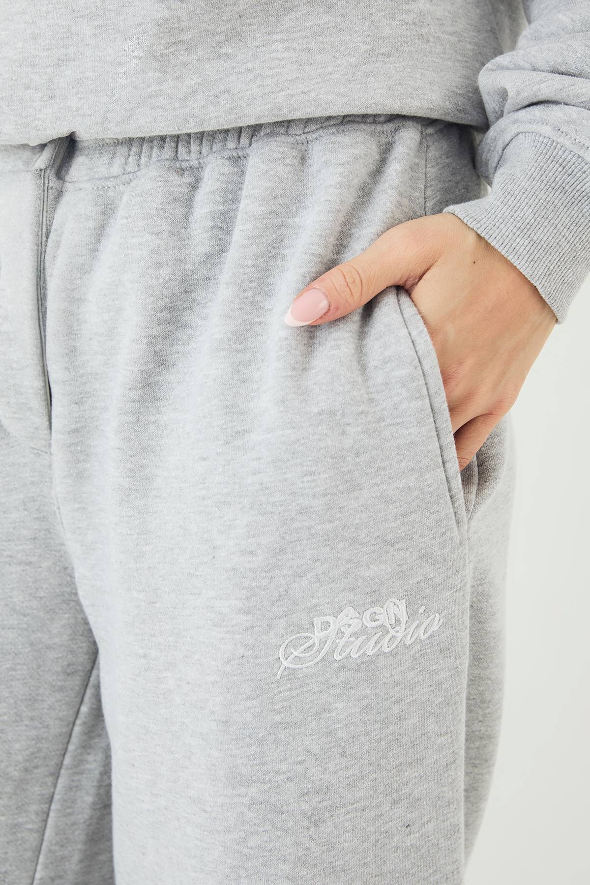 Jogging DSGN Studio à Boutons Contrastés