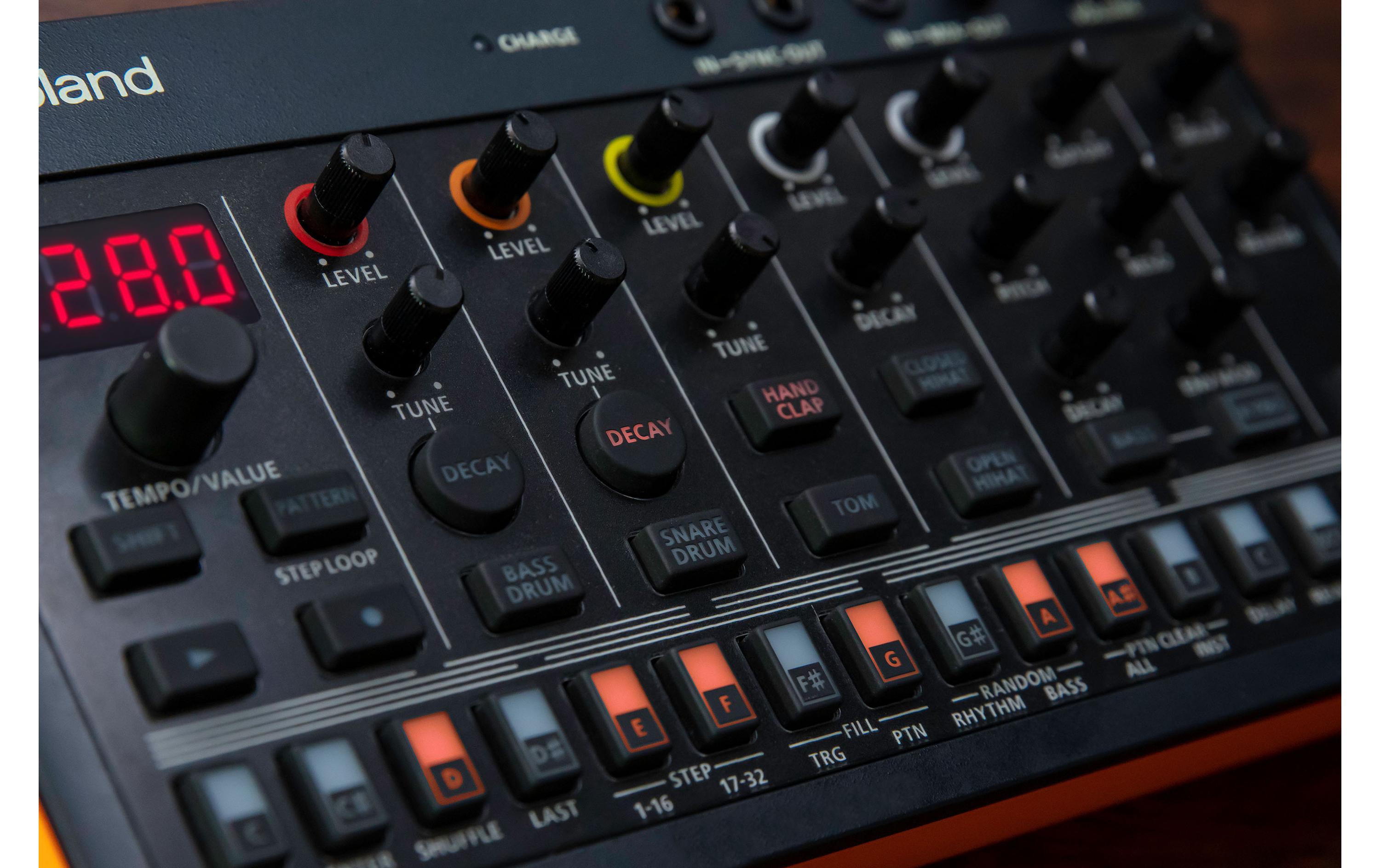 Synthesizer AIRA Compact Kit<br>Drei Synthesizer mit fortschrittlichen Effekten und Funktionen