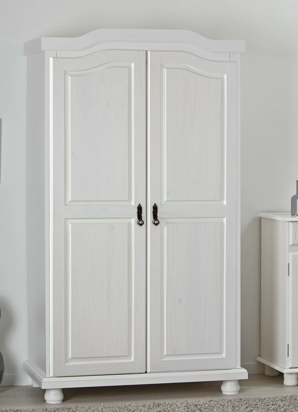 Kleiderschrank aus massiver Kiefer