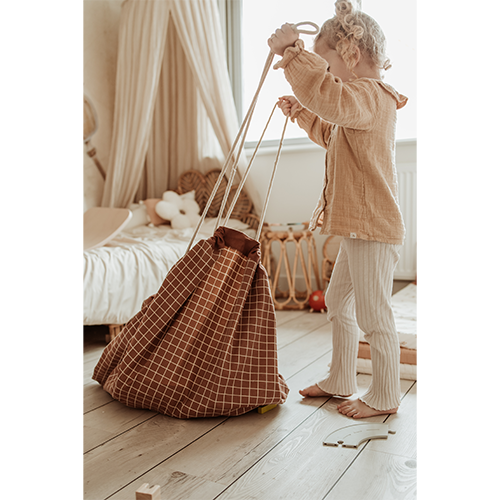 play&go speelkleed en opbergzak noomad - grid brown