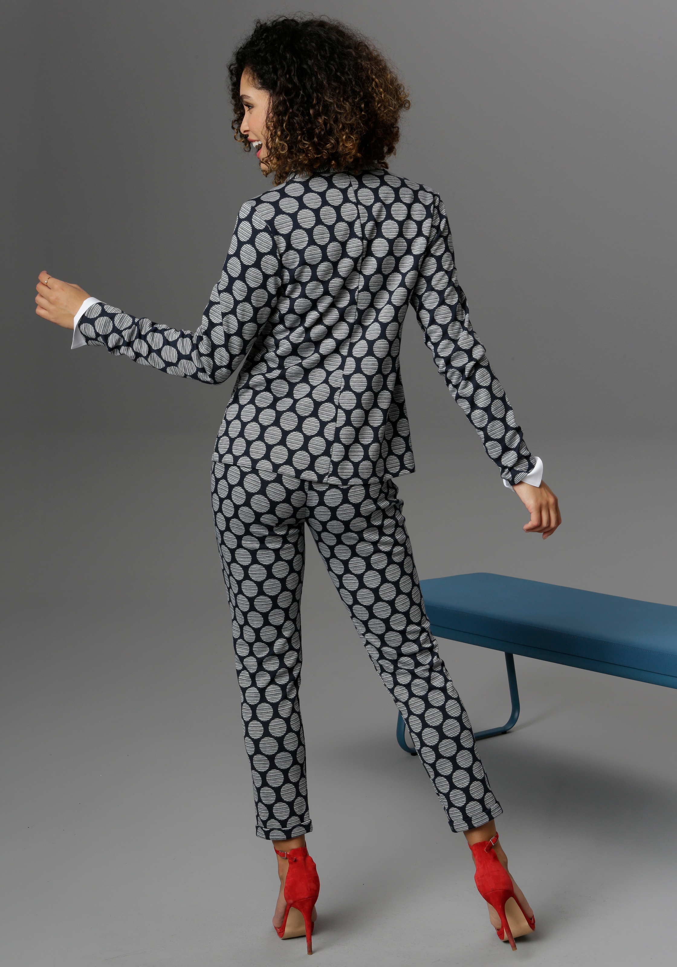 Aniston SELECTED Jerseyblazer , mit gestreiften Punkten