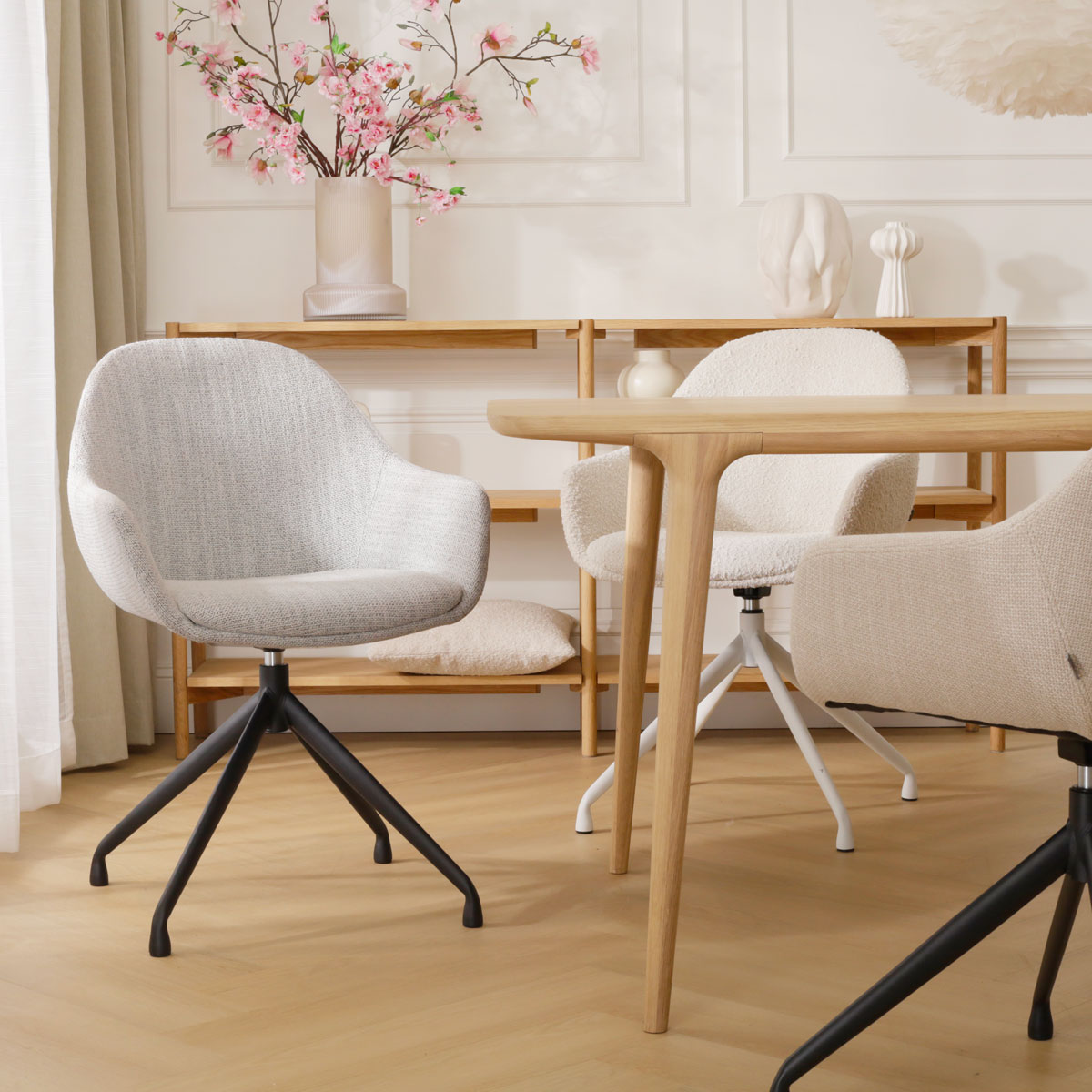 Eetkamerstoel Nola-Mae grijs beige gemêleerd draaibaar wit