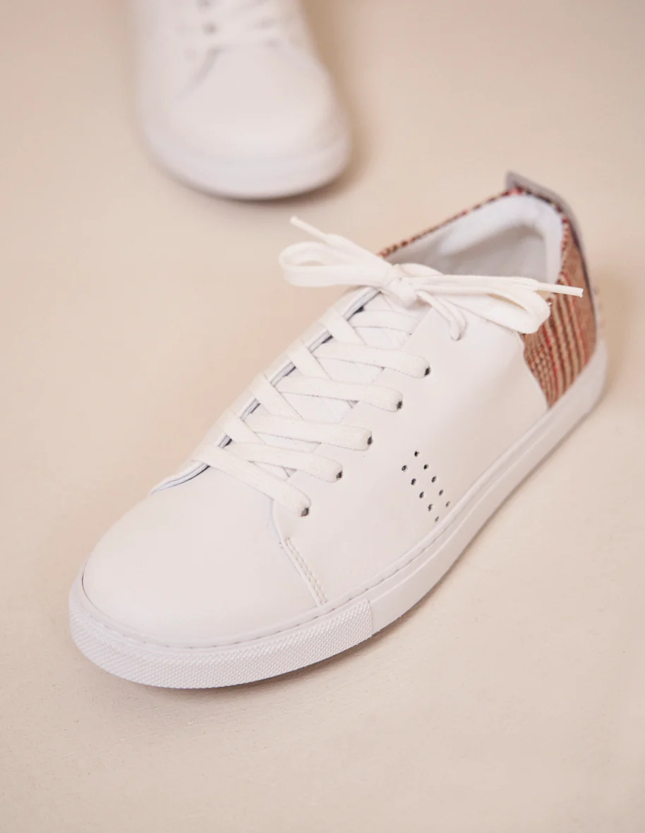 Baskets basses Renée - Cuir blanc et tartan brique