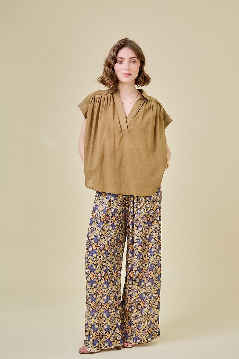 ATÉ BREVE<br>Blusa de manga curta com decote em V