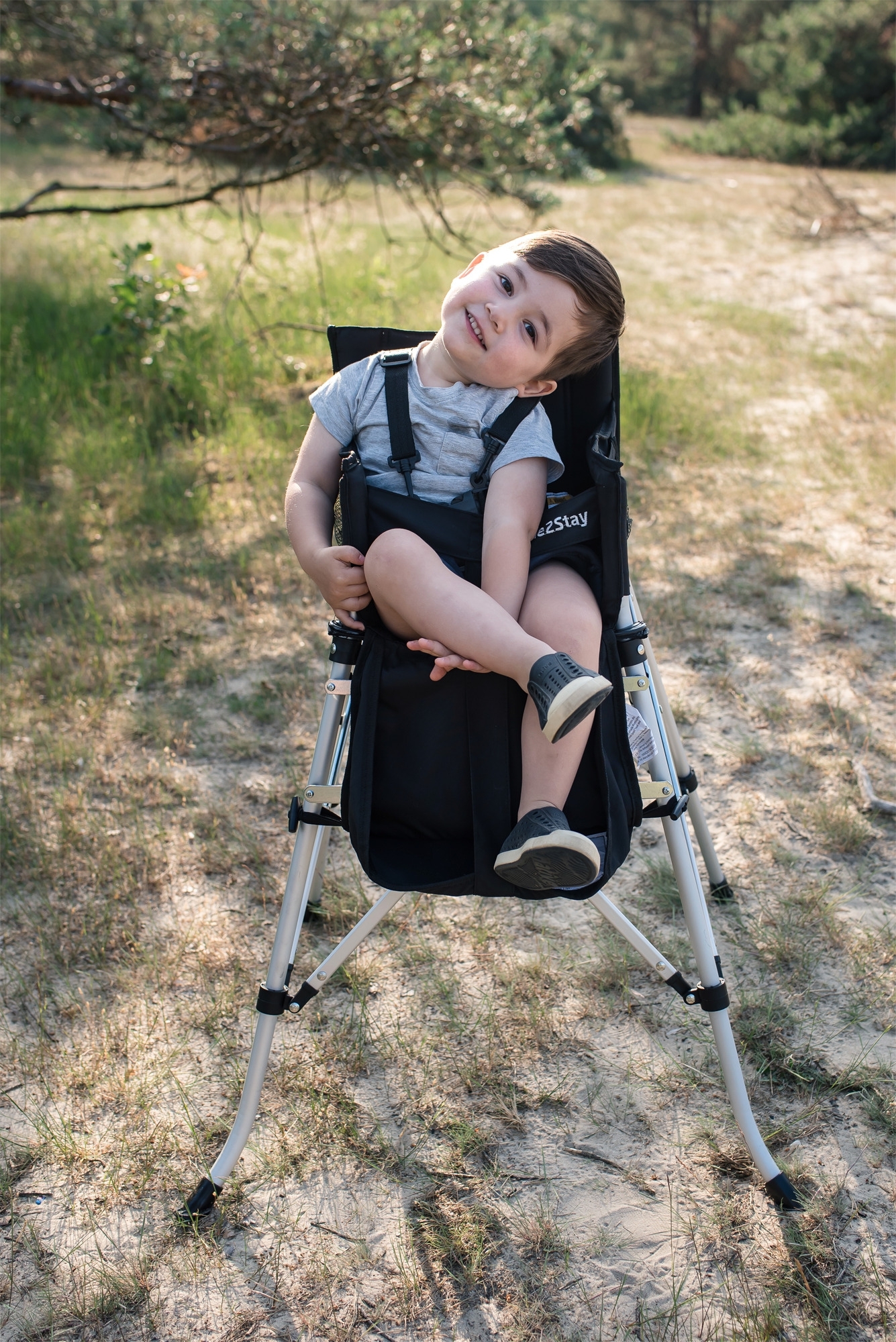 One2Stay faltbarer Kinderhochstuhl mit Esstisch