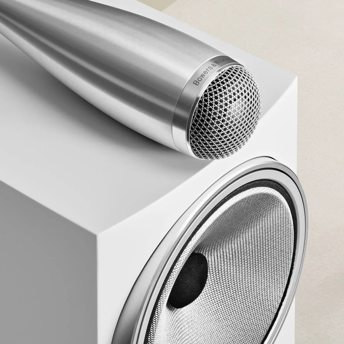 B&W 702 S3 Blanc satin (la paire) Enceintes colonne