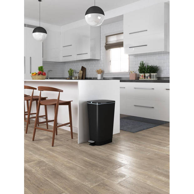 Curver Kis Chic Bin Pedaalemmer - 50L - zwart
