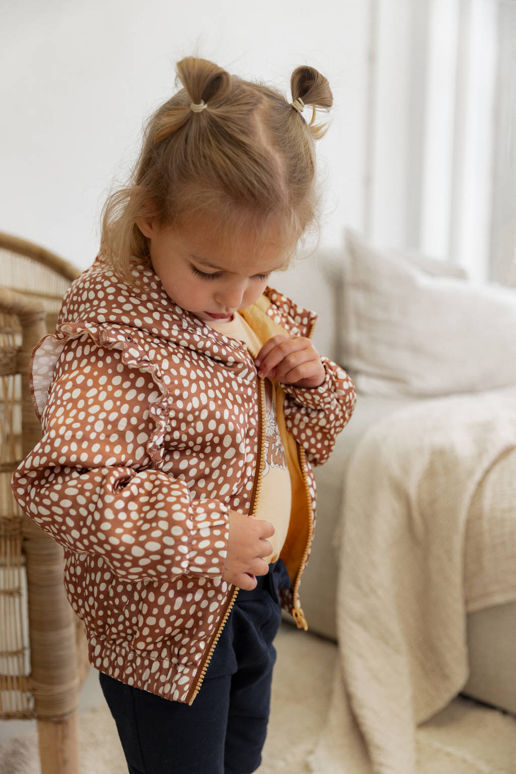 Dirkje zomerjas Jacket met stippen en ruches oudroze/wit