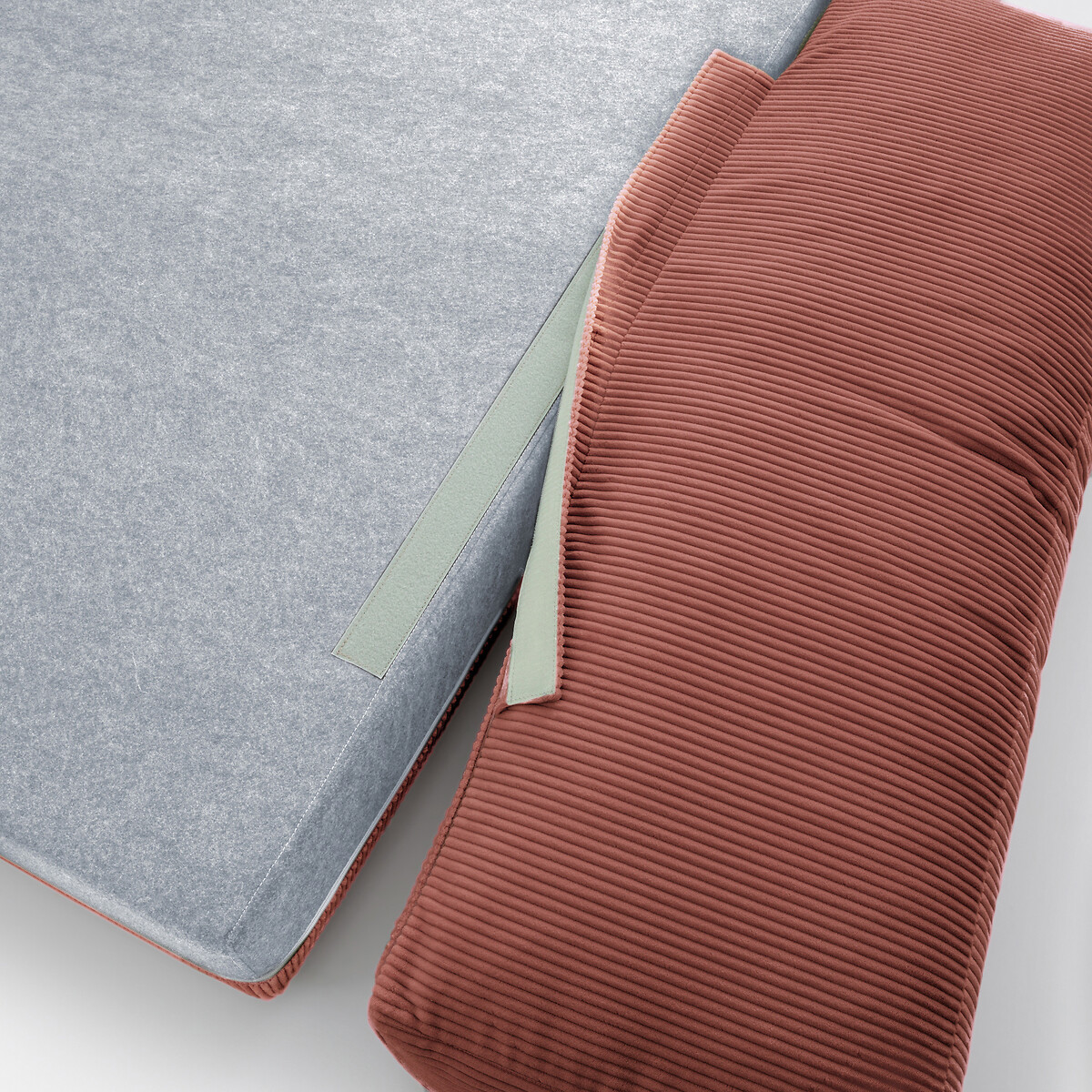 LA REDOUTE INTERIEURS<br>Sofá cama 2 lugares ribfluweel Hani