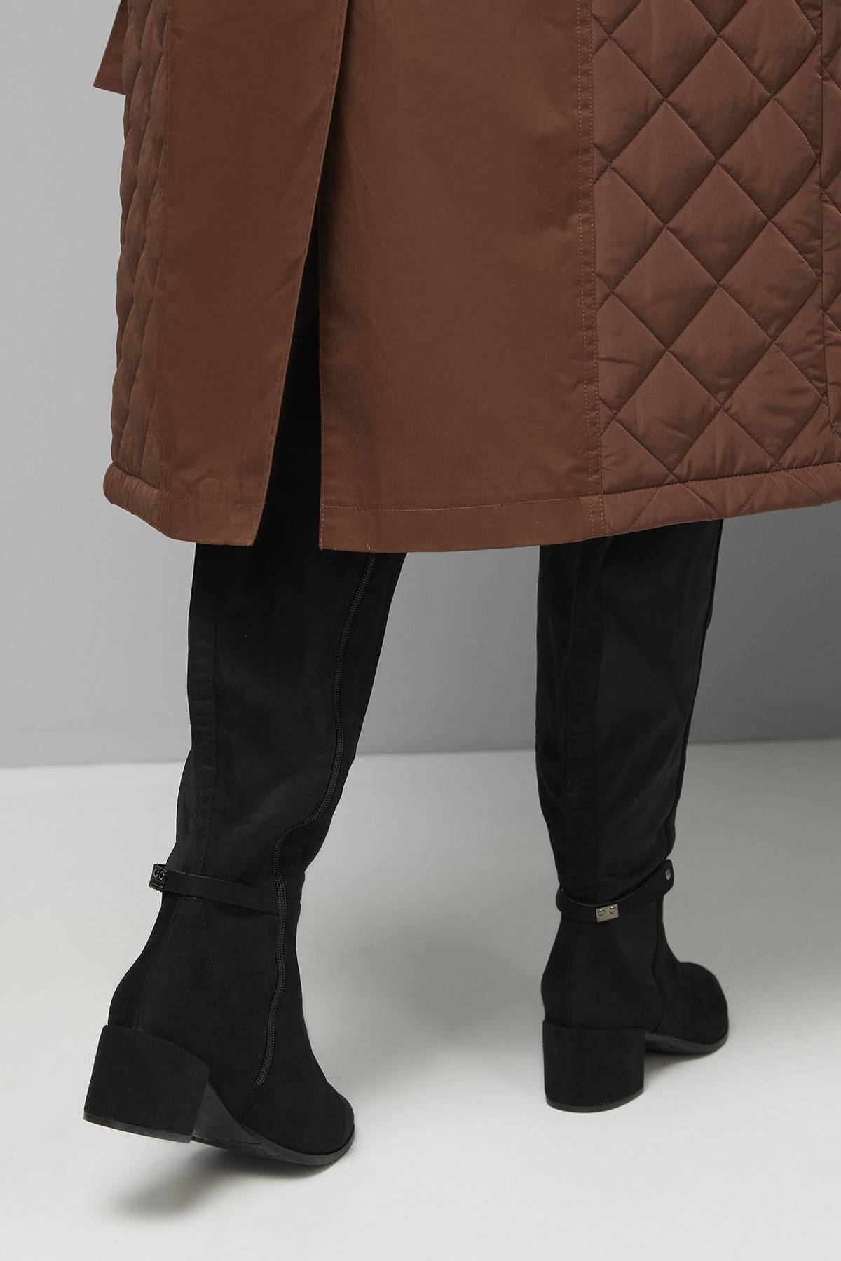 Wallis Bottes Hautes au Genou Hallen Coupe Extra Large avec Dos Extensible et Talon Bloc Moyen