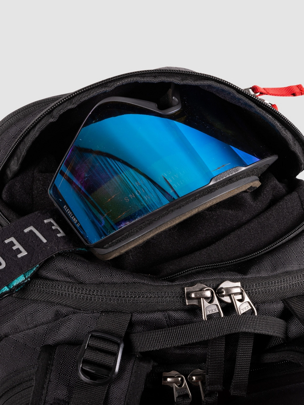 Jones Snowboards Higher 32L Backpack stealth black