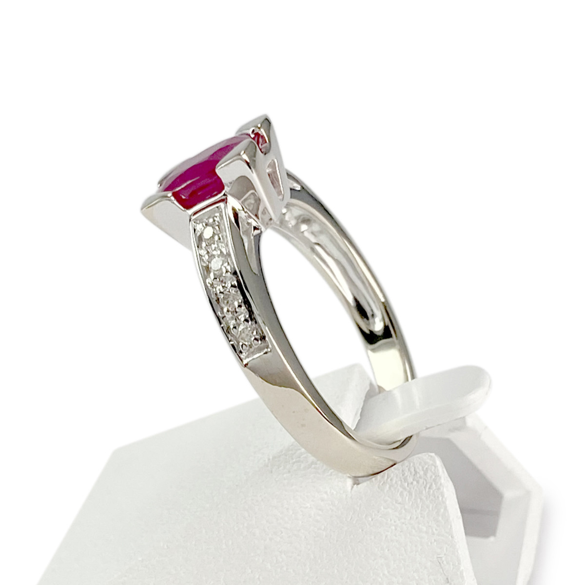 Bague d'occasion or 750 blanc diamants rubis