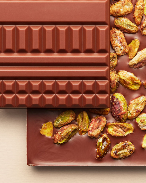 Tablette Mendiant Pistaches sablées Chocolat au Lait 45% | Le Chocolat Alain Ducasse 100g