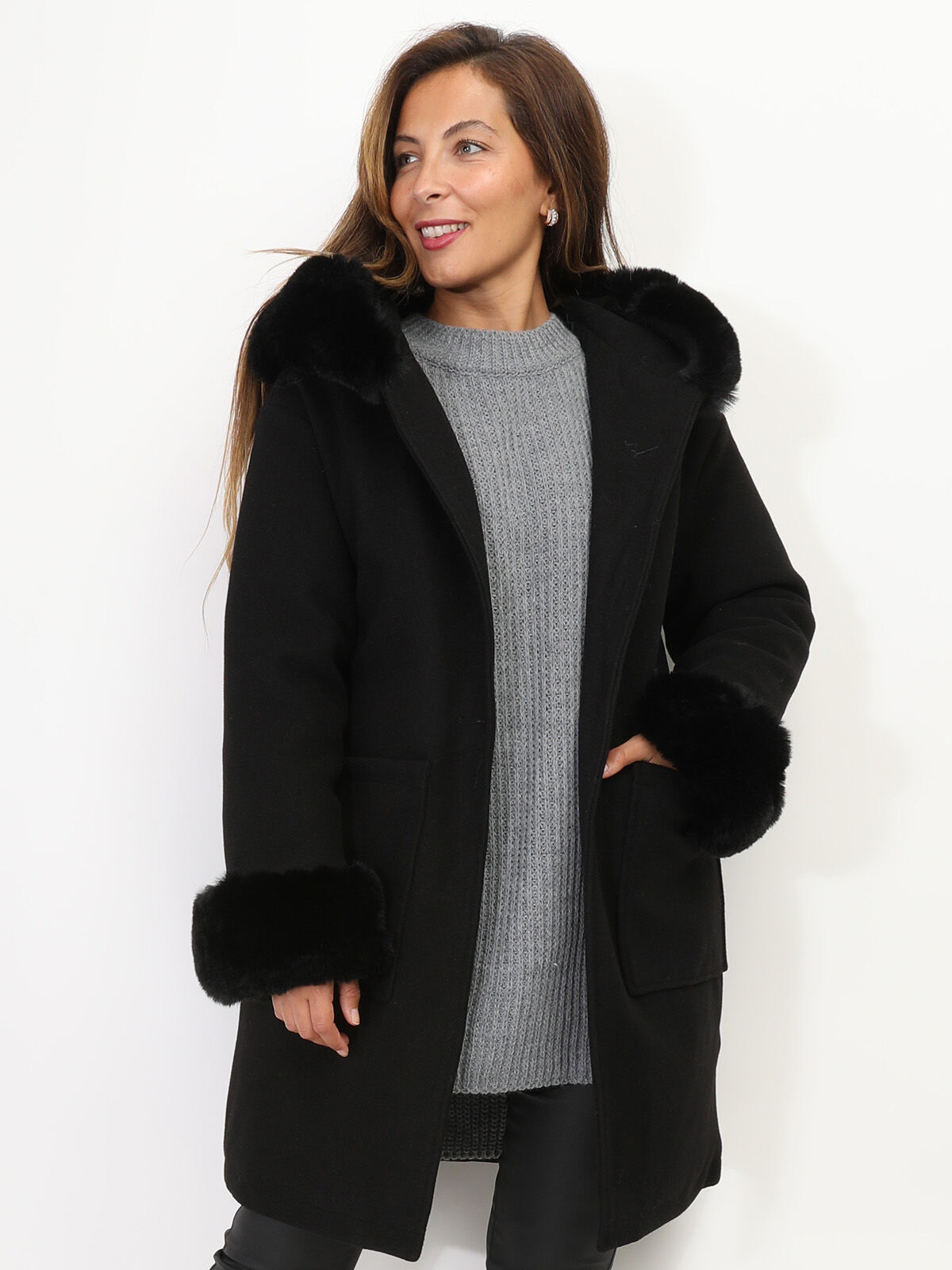 Manteau à capuche et manches fourrées- Noir