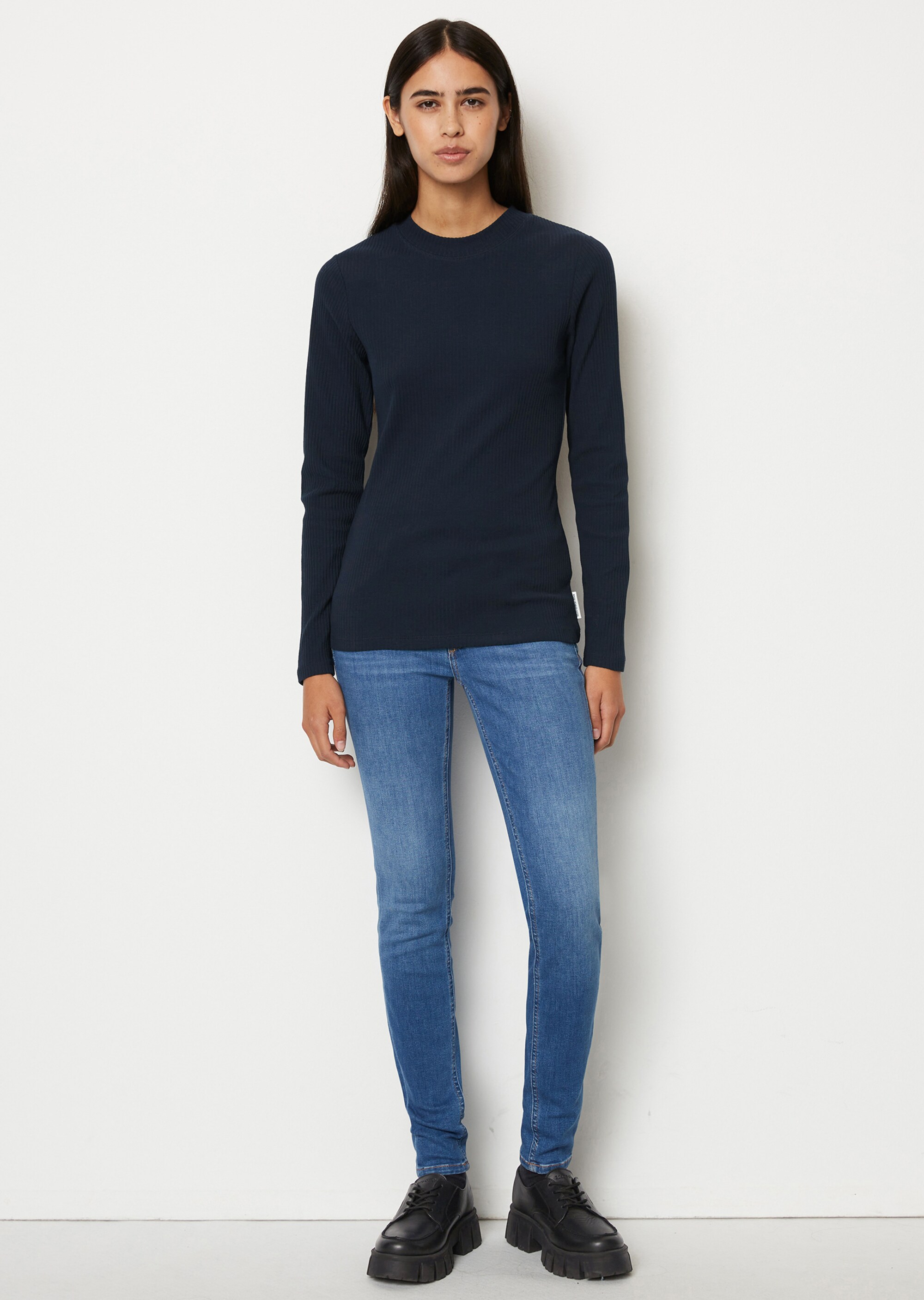Geripptes Rundhals-Longsleeve regularaus Organic Cotton-Jersey
