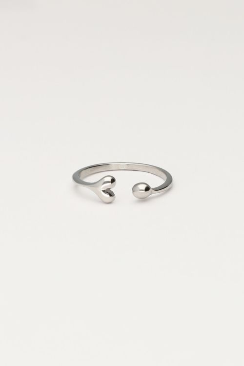 Minimalistische ring met hartje