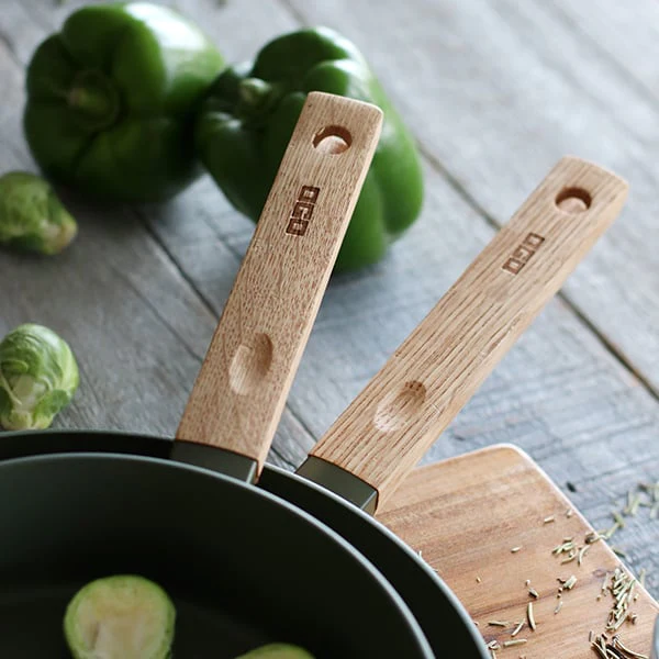 Poêle Ector induction aluminium revêtu manche en bois 28 cm vert Ogo