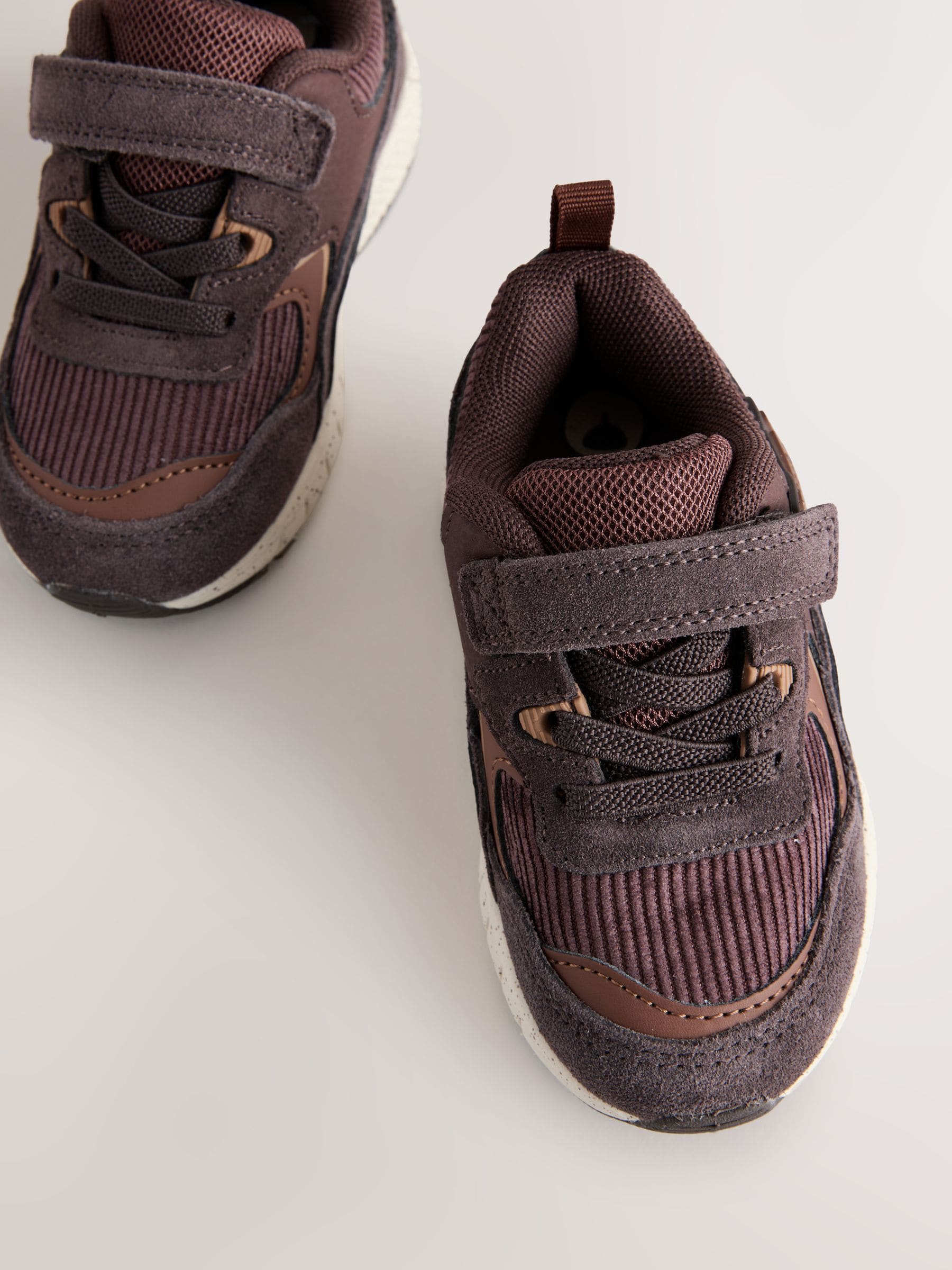 Bruin met beer - Elastische sportschoenen