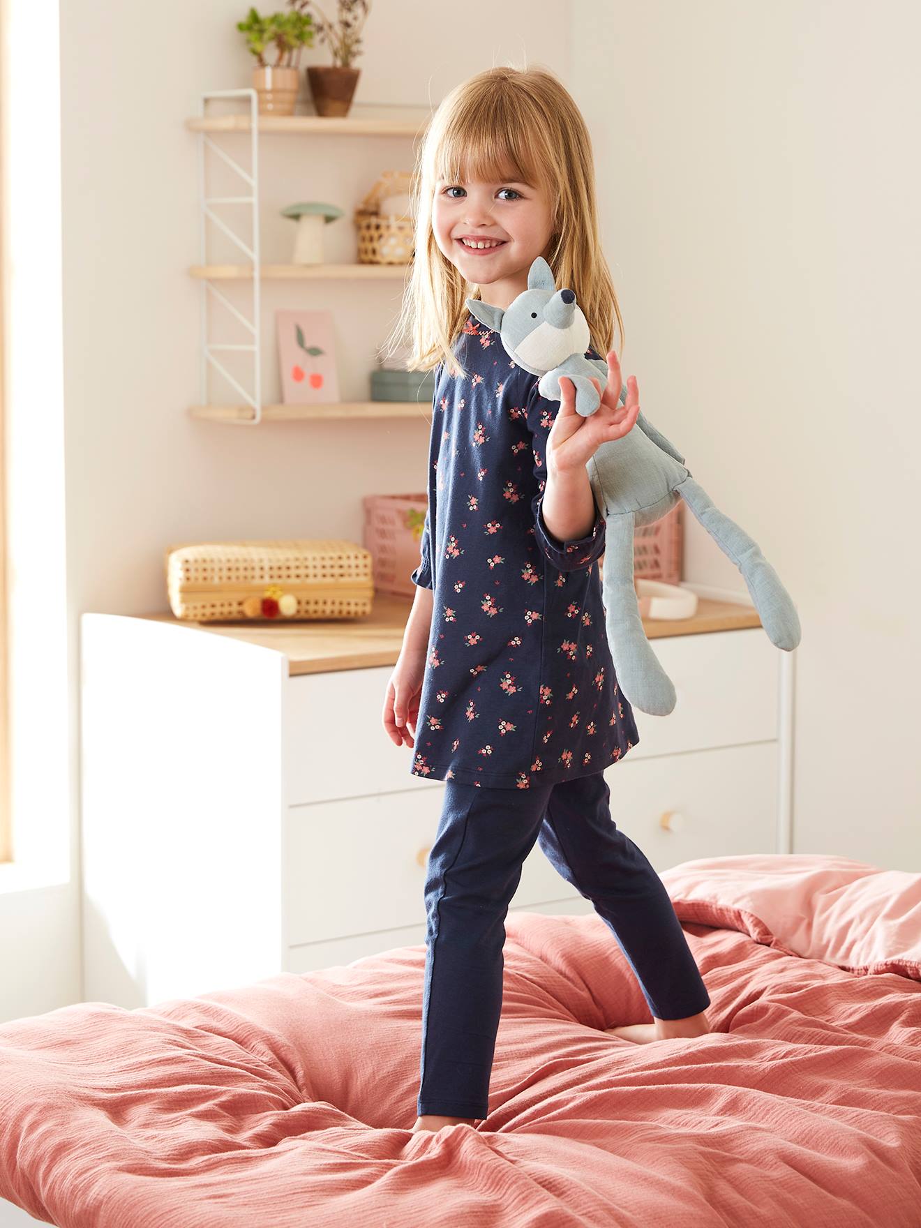 Conjunto com 2 camisolas florais + leggings estampadas rosa claro
