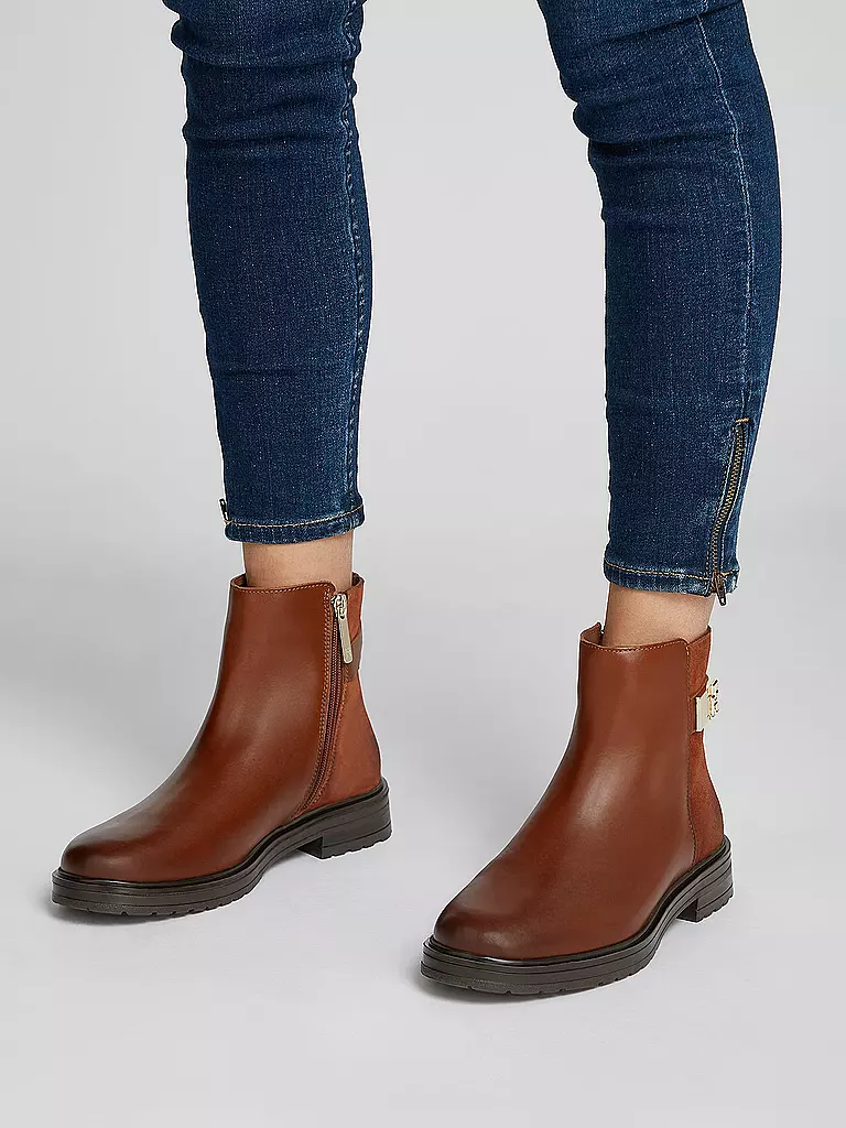 TOMMY HILFIGER Chelsea Boots  braun